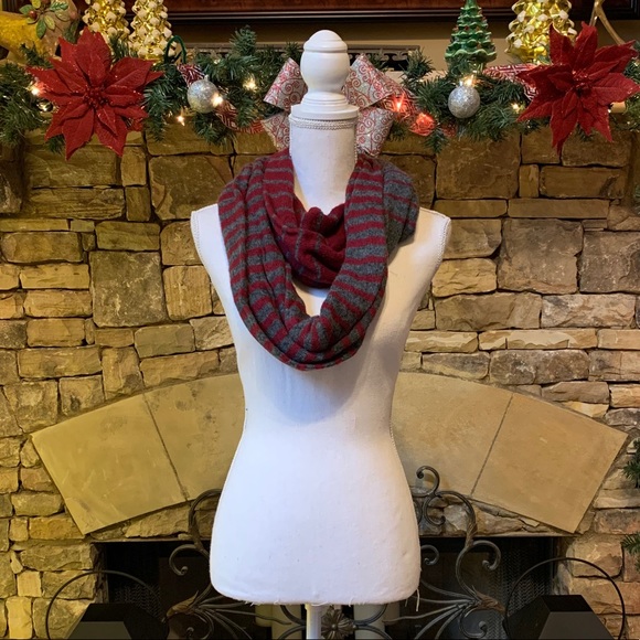 Accessories - NWOT Red and Gray Striped Infinity Scarf